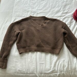 Commense Minimalism V Neck Pullover Sweater cropped. Never worn